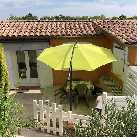 Les Chenes Chez Jo Et Aime Bed & Breakfast Regusse Exterior photo