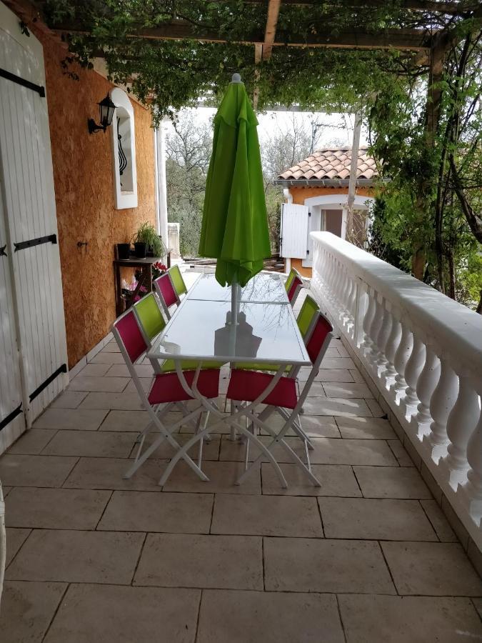 Les Chenes Chez Jo Et Aime Bed & Breakfast Regusse Exterior photo