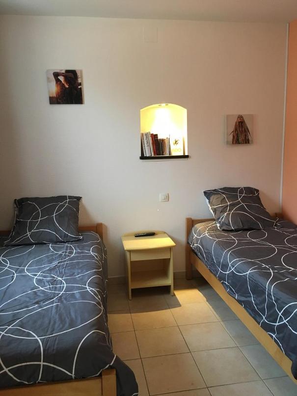 Les Chenes Chez Jo Et Aime Bed & Breakfast Regusse Exterior photo